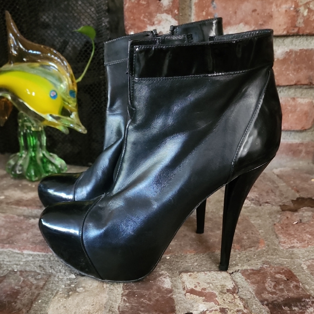 Stuart Weitzman Black Leather Patent Blend Platform Ankle Booties High Heel
